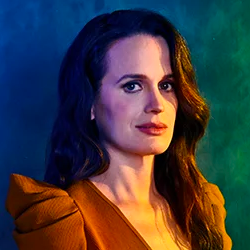 Elizabeth Reaser as Shirley