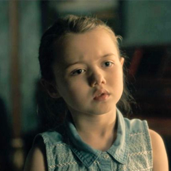 Violet McGraw as Young Nell